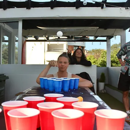 North Surf House Hostel Χιχόν