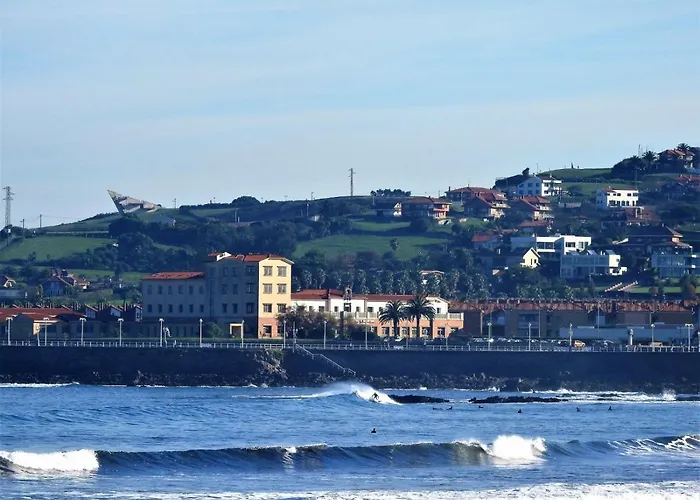 North Surf House Hostel