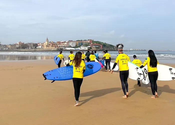 North Surf House Hostel *